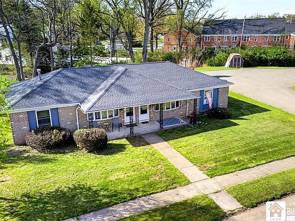 4th image of 1 Birchwood Dr