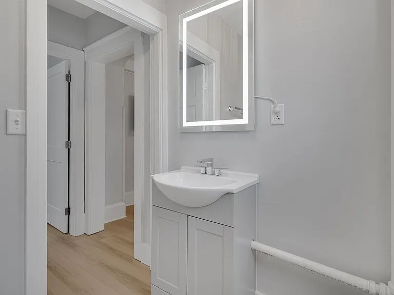 104 Harvard Pl — Photo 203