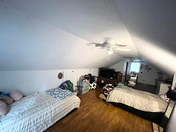 5th image of 1303 W Wilkinson St