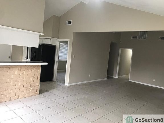 3rd image of 10306 Amblewood Dr