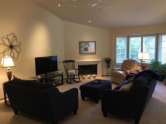 3rd image of 123 Valley Club Cir