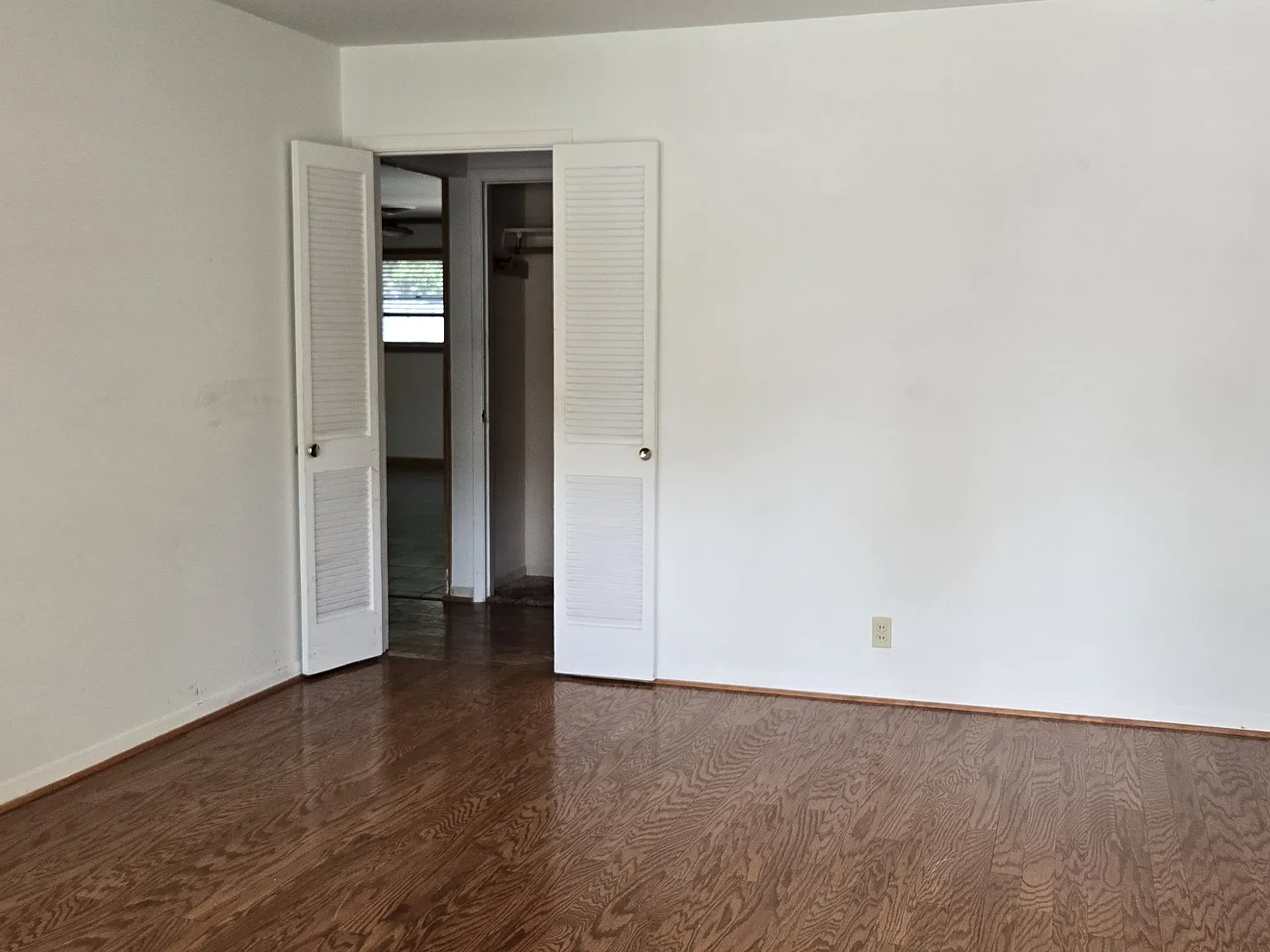 1814 Linwood Road - 1 — Photo 4