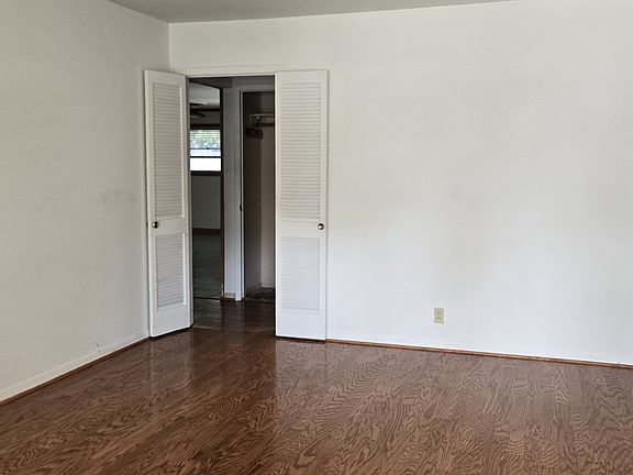 4th image of 1814 Linwood Rd