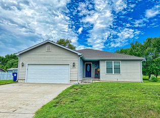409 Dewey St, Solomon, KS 67480