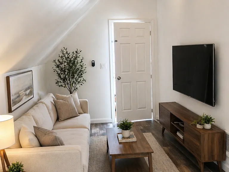 130 Chestnut St #3 — Photo 8