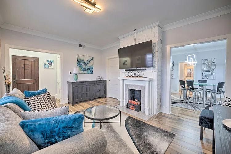 1st image of 1005 E Long St Unit D