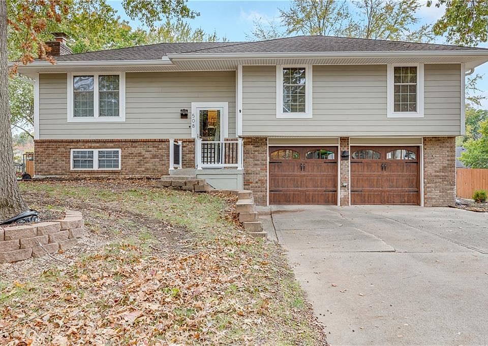 1st image of 508 NW Chateau Dr