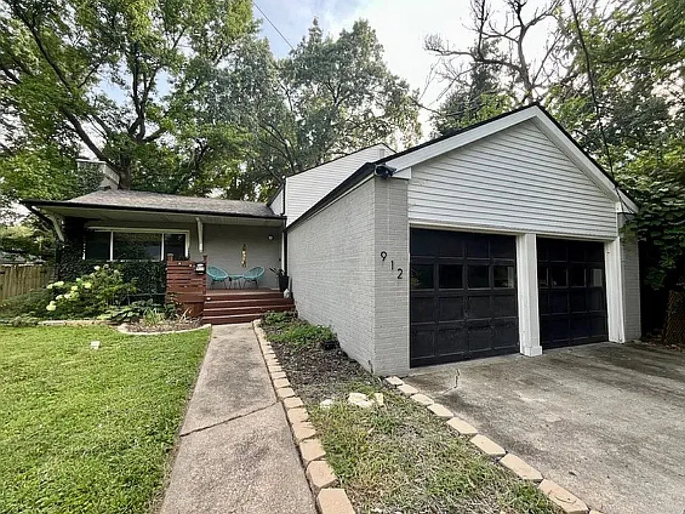 912 Again St