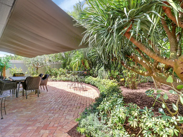 109 Seashore Dr — Photo 33