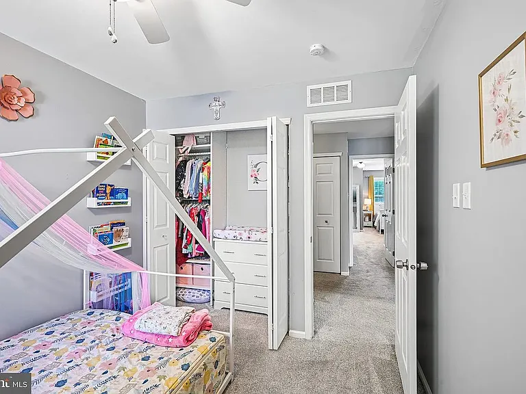 184 Victoria Ct — Photo 17