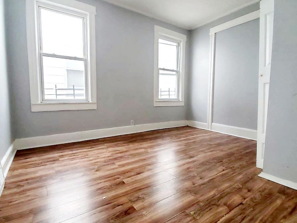 2nd image of 48 New St #2-E