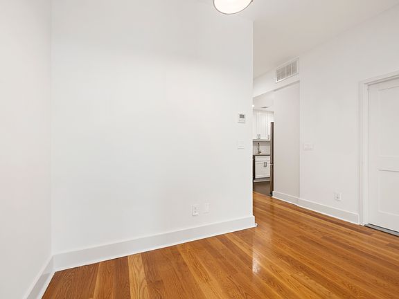 4th image of 25 Lexington Ave APT 103