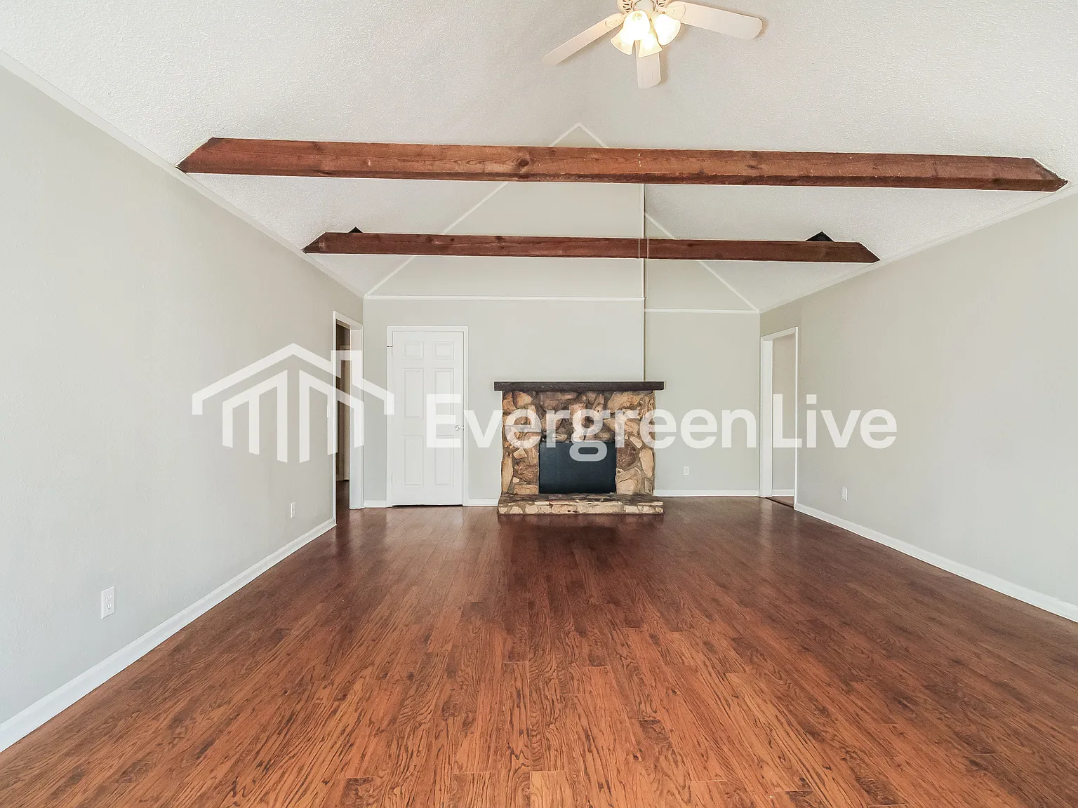 3 bed, 2.0 bath, 1800 sqft, $1,645 — Photo 4