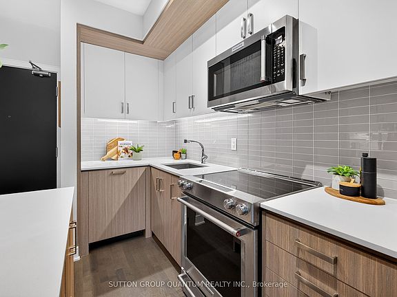 4th image of 1575 Lakeshore Rd W #163