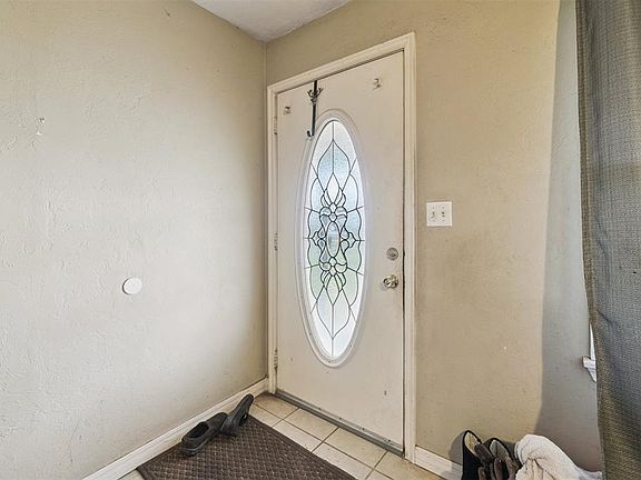 4th image of 615 Yoachum Rd