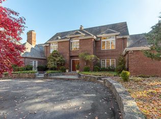 158 Clapboard Ridge Rd, Greenwich, CT 06831