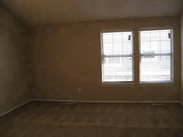 2911 W Long Cir — Photo 9