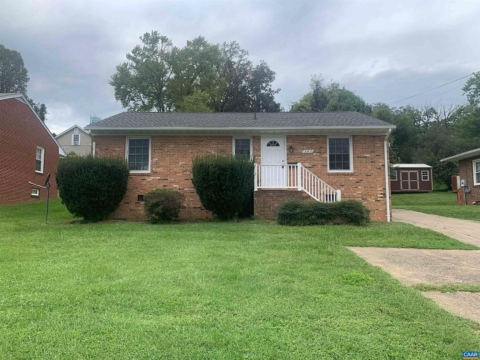 3 bed, 1.0 bath, 1100 sqft, $1,500 — Photo 1