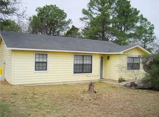 138 Shawnee Dr, Smithville, TX 78957