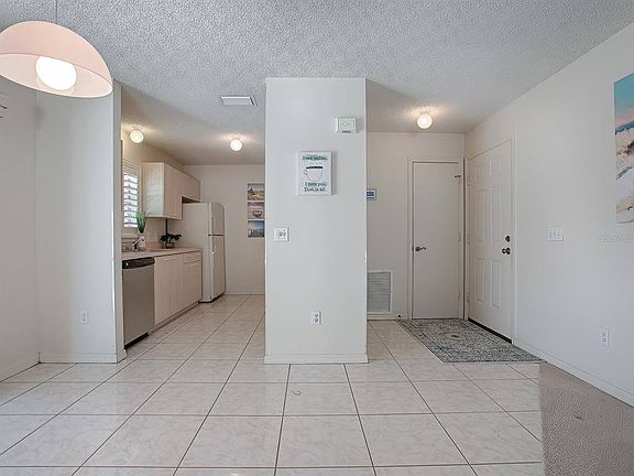 4th image of 724 Dominguez Dr