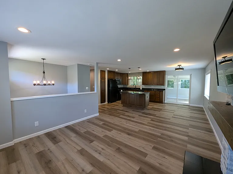 1107 NW Springer Way — Photo 5