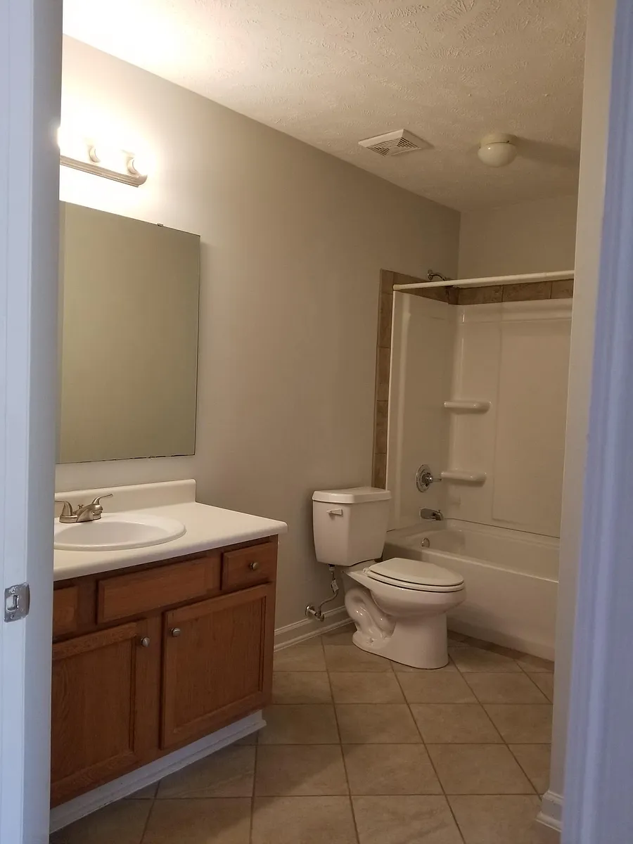 2nd bath - 4235 Deadwyler Dr #A