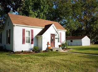 105 S Vine St, Freeburg, IL 62243