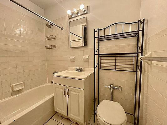 5th image of 214 W 82nd St #4A
