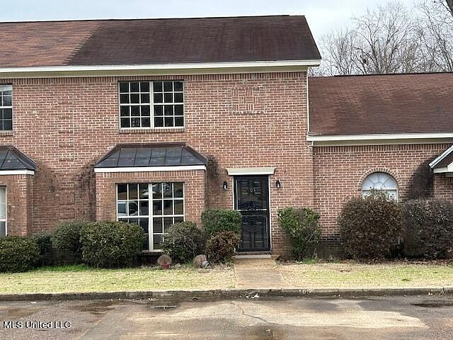 1st image of 105 Hunter Dr