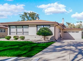 1400 E Lynn Ct, Homewood, IL 60430