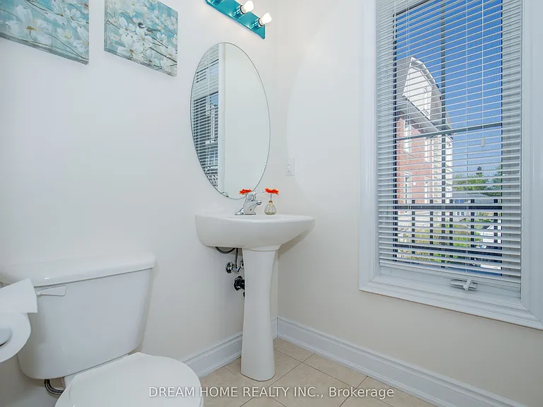 13 Slingsby Ln — Photo 4