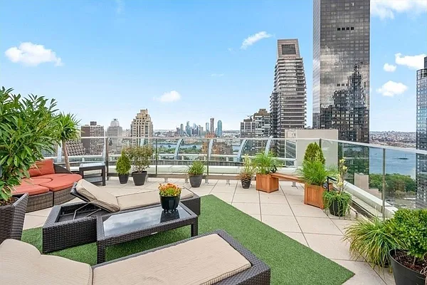 Rented by Douglas Elliman | media 15