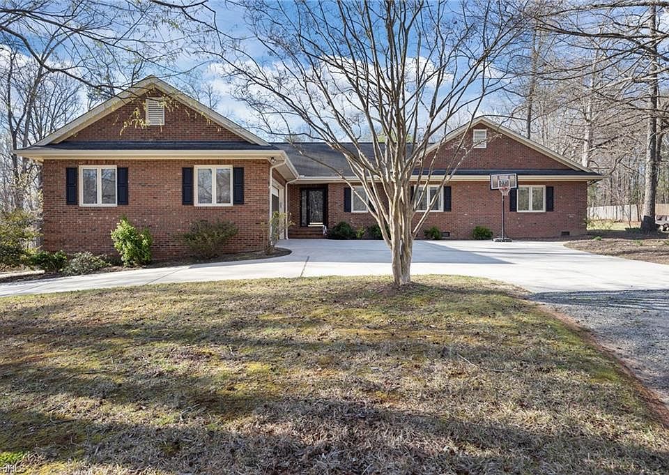 1st image of 4638 Gilmore Dr