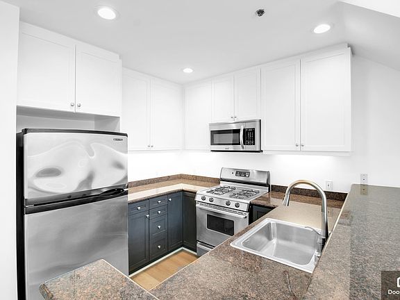 2nd image of 128 Morris St