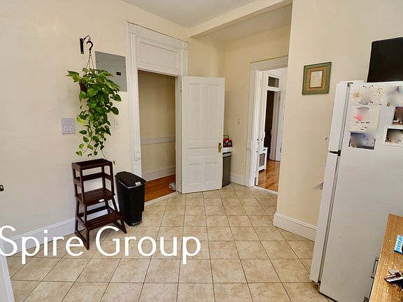 3rd image of 100 W 74th St APT 4N