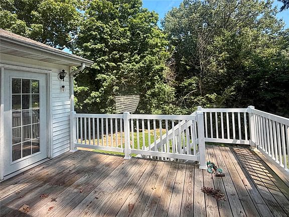 5th image of 16106 Lynn Acres