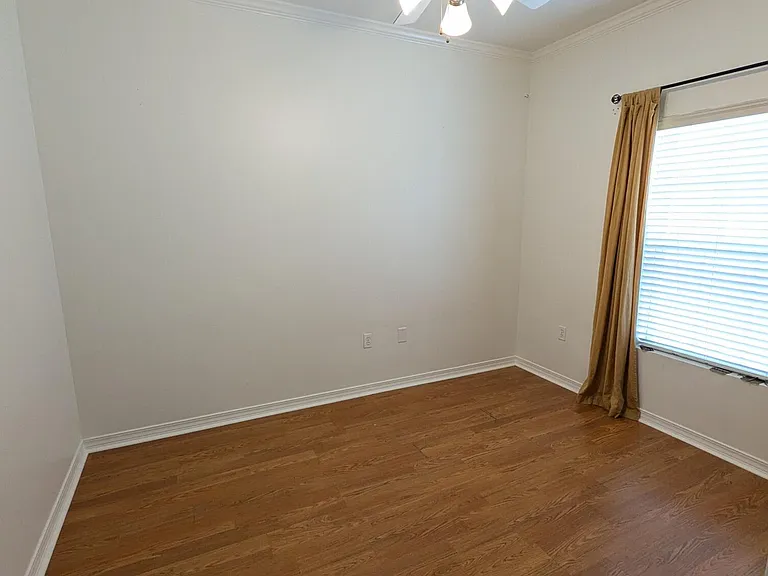 1537 Bentley Cir — Photo 21