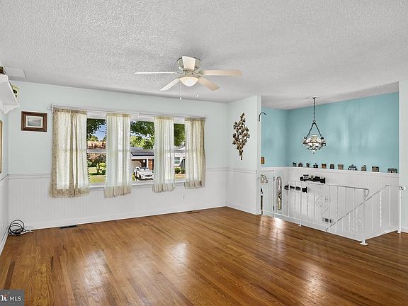 4th image of 500 Wood Lane Ct