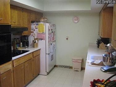 4th image of 2669 Waldern Ave