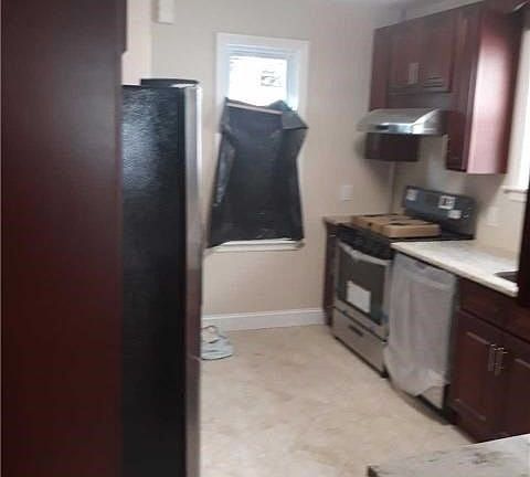 5th image of 10738 142nd St