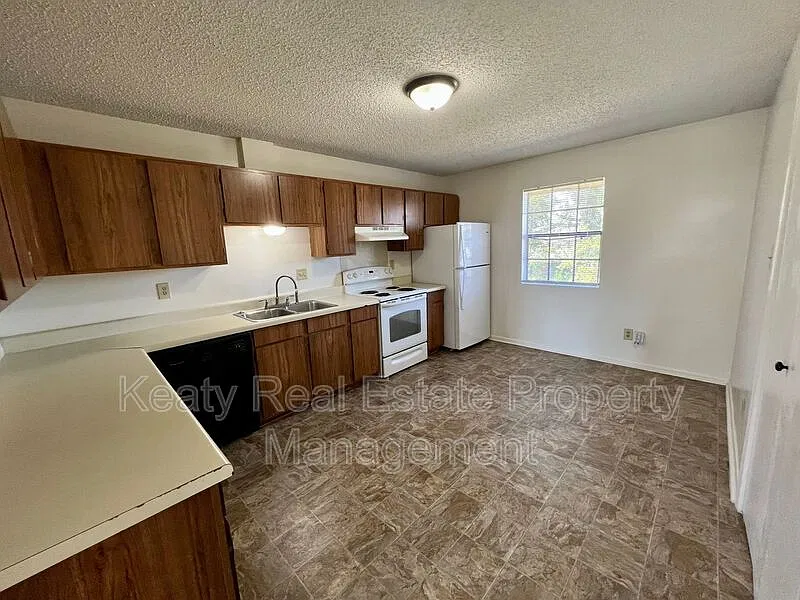 2 bed, 1.5 bath, 1000 sqft, $800 — Photo 4