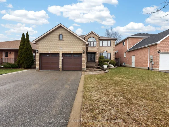 4 Chantal St, Barrie, ON L4N 9S4