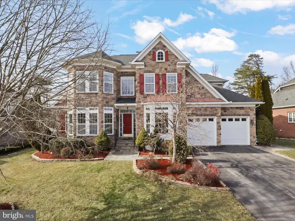 7536 Red Hill Dr, Springfield, VA 22153