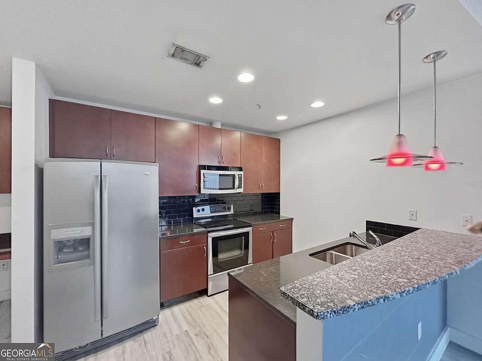 1st image of 400 W Peachtree St NW Unit 804