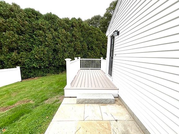 3rd image of 7 Truman Ave