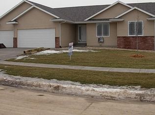 3077 White Oak Dr, Marion, IA 52302