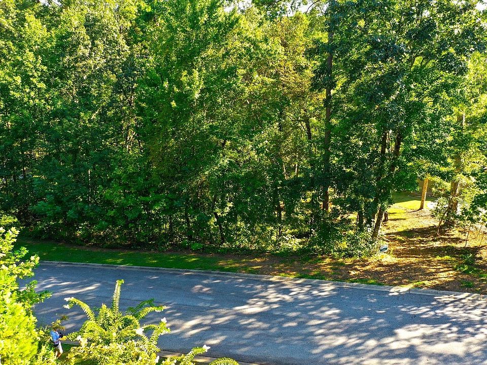 1st image of 556 Riverstone Dr