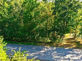 556 Riverstone Dr, Salem, SC 29676
