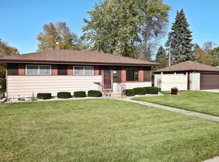 W170N8408 Lloyd Ave, Menomonee Falls, WI 53051