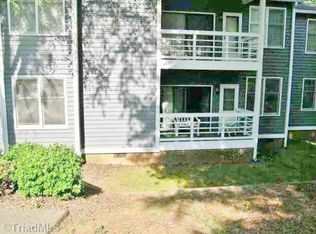 340 Meadows Cir, Winston Salem, NC 27104